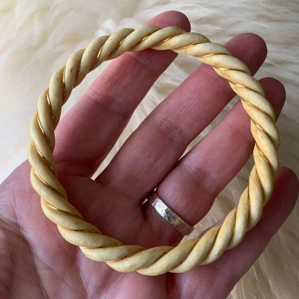 VINTAGE Bone & Gold Inlay Bracelet - Picture 4 of 6